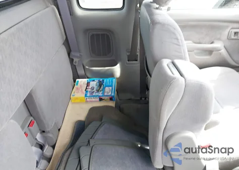 2002 Toyota Tacoma z USA, uszkodzony, nr VIN 5TEVL52N12Z144033